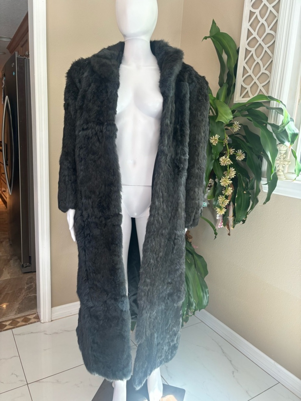 Long Plush Fur Coat in black